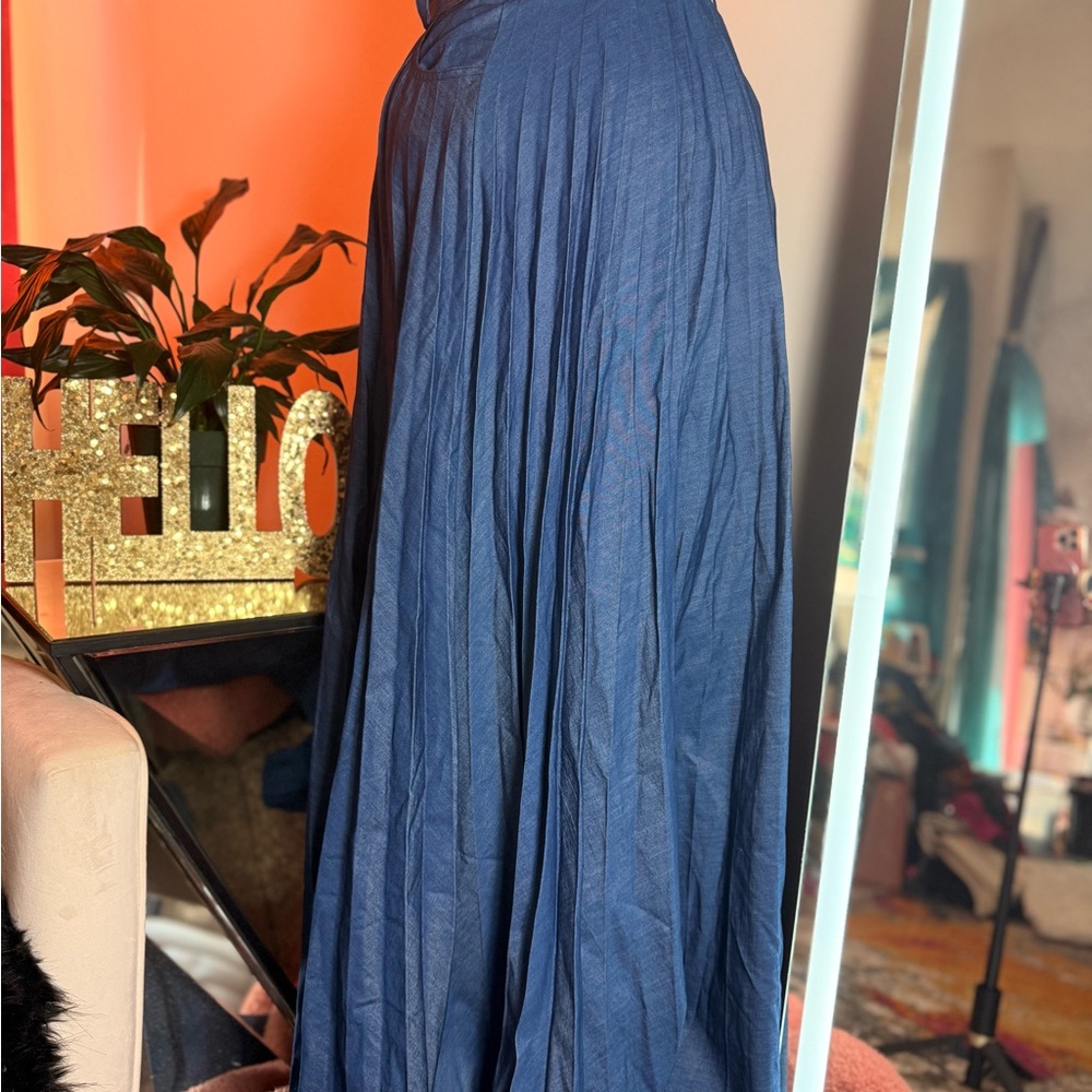 Elegant Blue Pleated Maxi Skirt w/ Pockets - Picture 2 of 7